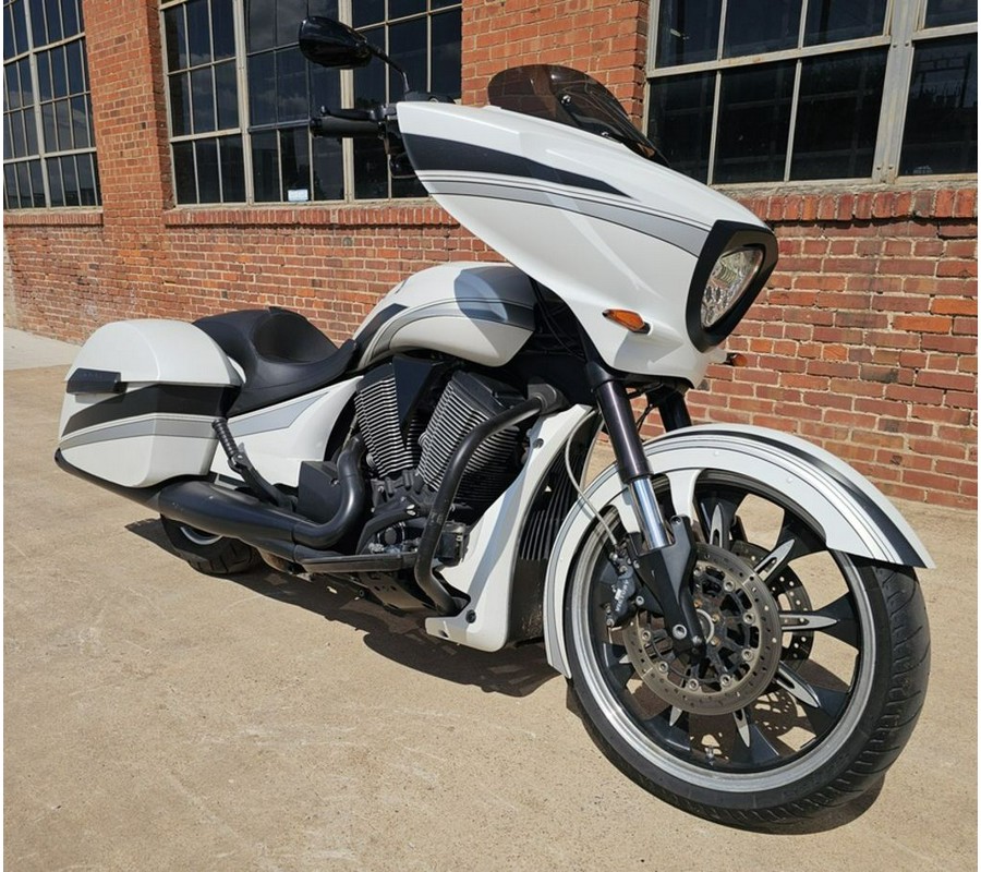 2016 Victory Magnum® Base