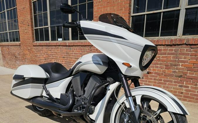2016 Victory Magnum® Base