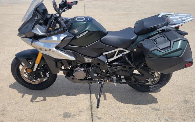2024 Suzuki GSX-S1000GX+