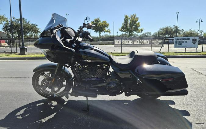 FLTRX 2024 Road Glide
