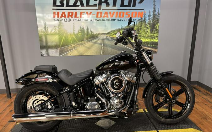 2025 Harley-Davidson® Street Bob™ VIVID BLACK