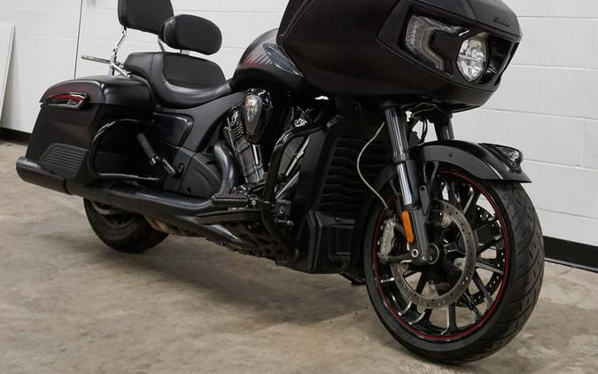 2020 Indian Motorcycle® Challenger Dark Horse Thunder Black Smoke