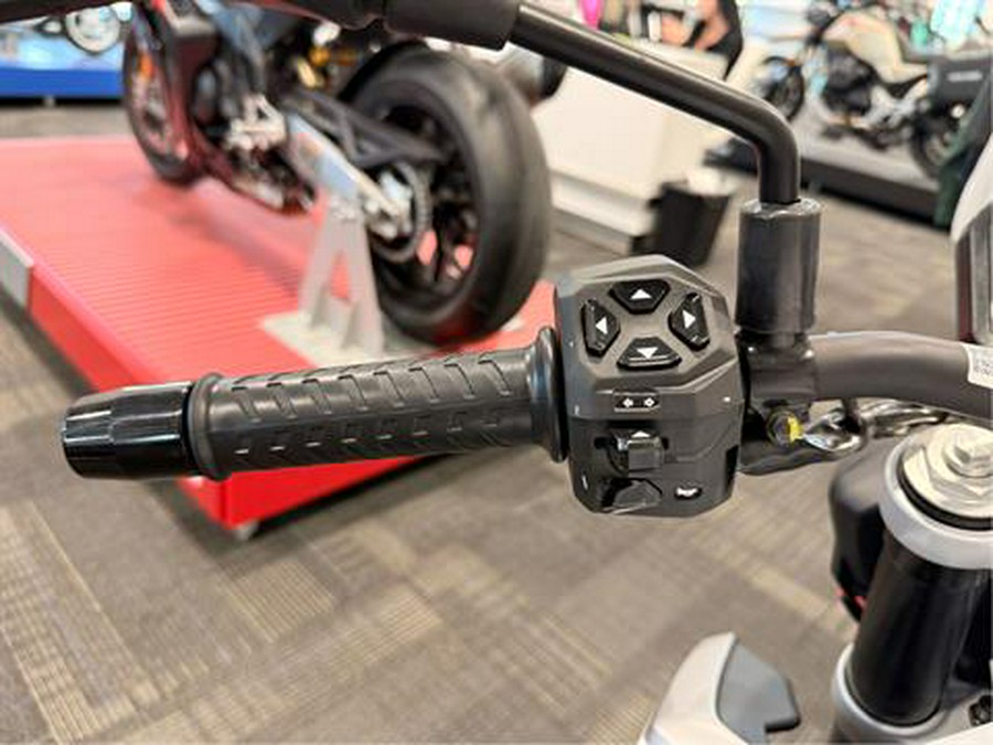 2026 Aprilia Tuono 457