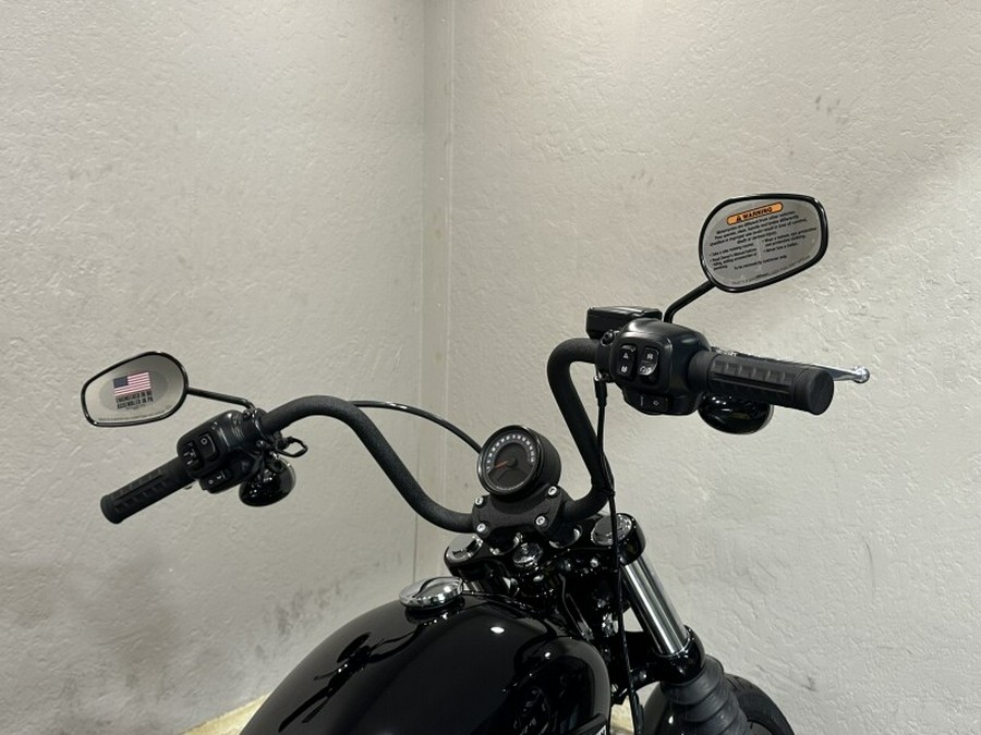 2025 Harley-Davidson® Street Bob® Vivid Black