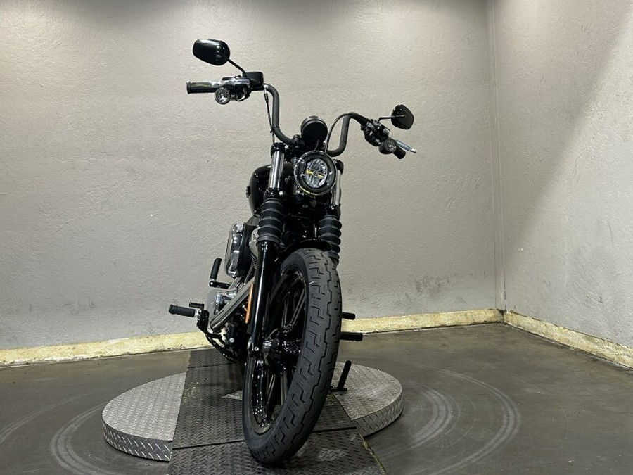 2025 Harley-Davidson® Street Bob® Vivid Black