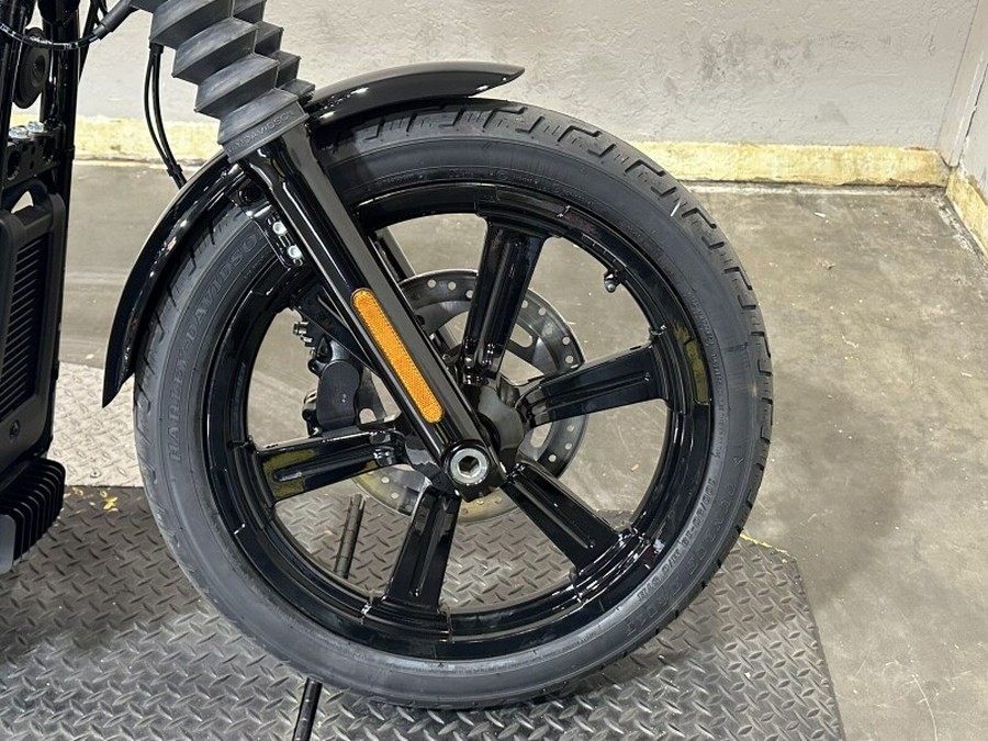 2025 Harley-Davidson® Street Bob® Vivid Black