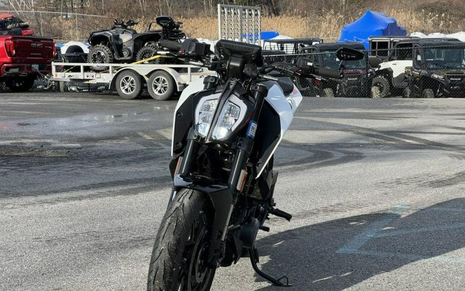 2022 KTM Duke 390