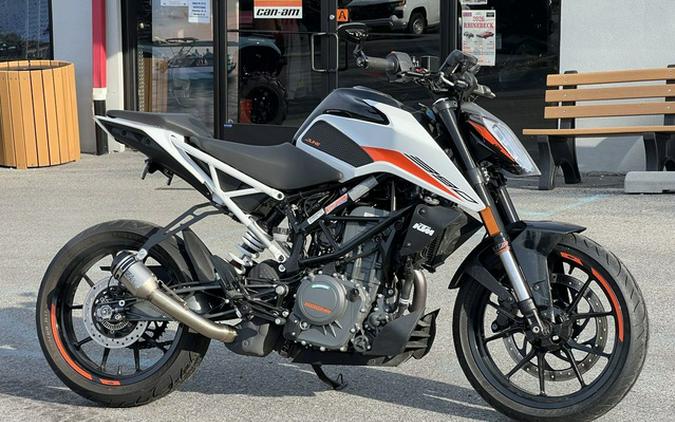 2022 KTM Duke 390
