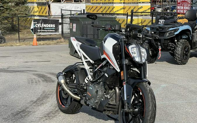 2022 KTM Duke 390