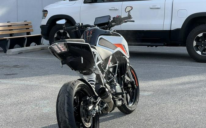 2022 KTM Duke 390