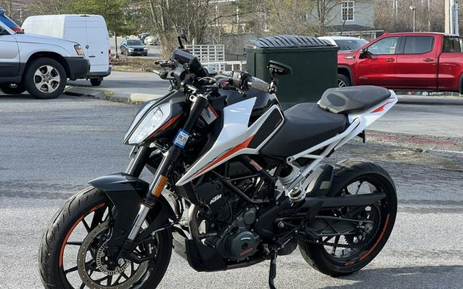 2022 KTM Duke 390