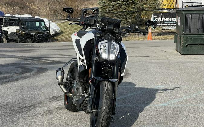 2022 KTM Duke 390