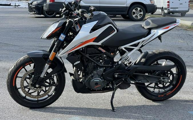 2022 KTM Duke 390