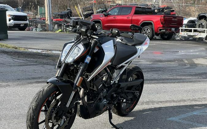 2022 KTM Duke 390