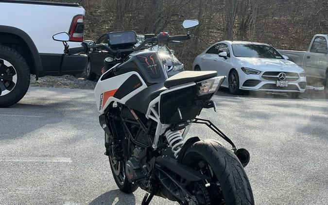 2022 KTM Duke 390