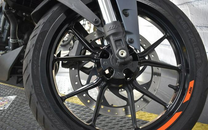 2023 KTM Duke 390