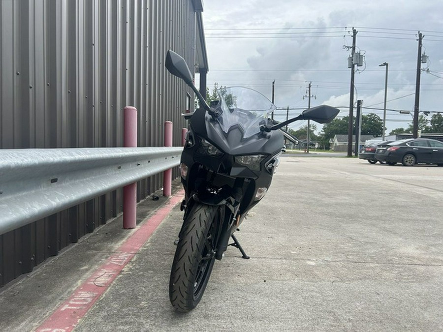 2025 Kawasaki Ninja 500 ABS Metallic Flat Spark Black/Metallic ABS