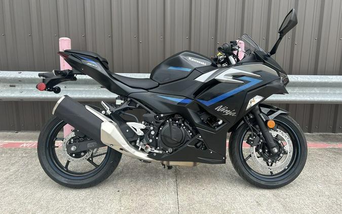 2025 Kawasaki Ninja 500 ABS Metallic Flat Spark Black/Metallic ABS
