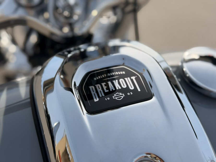 2026 Harley-Davidson® Breakout® FXBR DRK BILIARD GRY