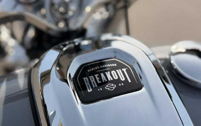 2026 Harley-Davidson® Breakout® FXBR DRK BILIARD GRY