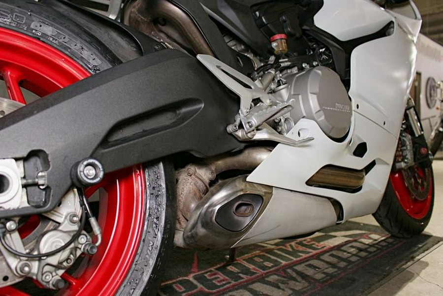 2014 Ducati Superbike 899 Panigale Arctic White Silk