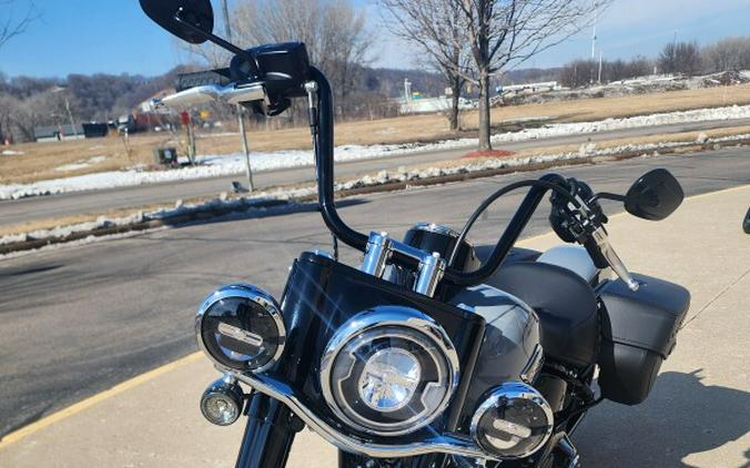 2026 Harley-Davidson® Heritage Classic Dark Billiard Gray Black Cast Wheels