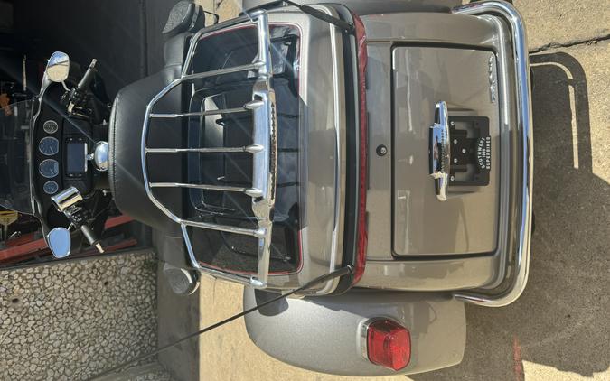 2017 Harley-Davidson® Tri Glide® Ultra FLHTCUTG - 858972