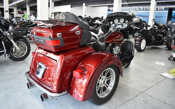 2010 Harley-Davidson Trike FLHTCUTG - Tri Glide Ultra Classic