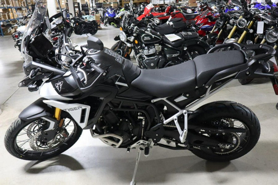 2025 Triumph Tiger 900 Rally Pro Carbon Black / Sapphire Black