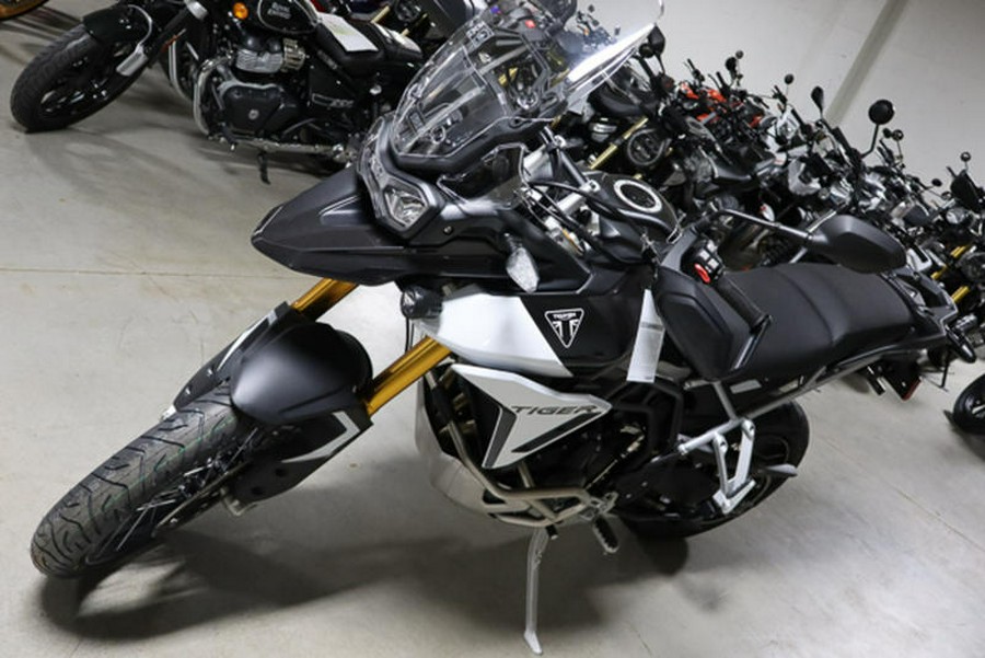 2025 Triumph Tiger 900 Rally Pro Carbon Black / Sapphire Black