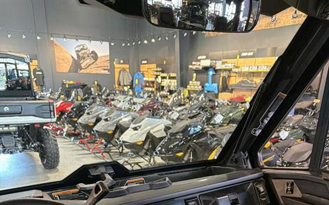 2026 Can-Am Defender Limited HD11