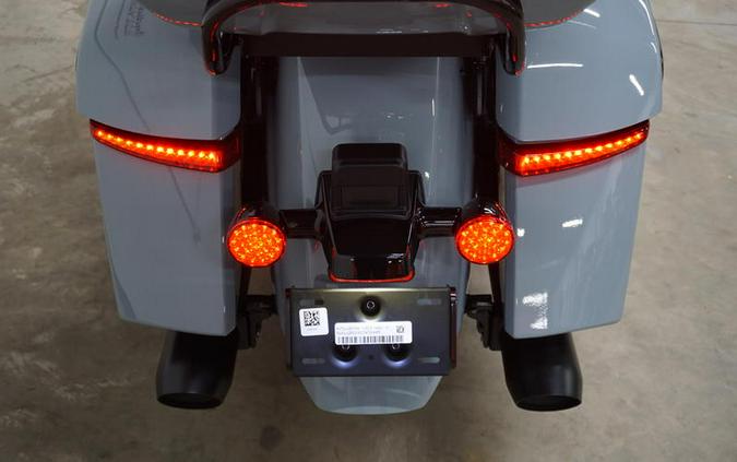 2025 Indian Motorcycle® Roadmaster® PowerPlus Dark Horse® 112 w/PowerBand Storm Gray