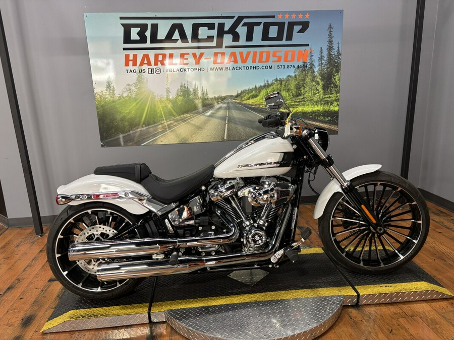 2024 Harley-Davidson® Breakout™ 117 WHITE ONYX PRL CO