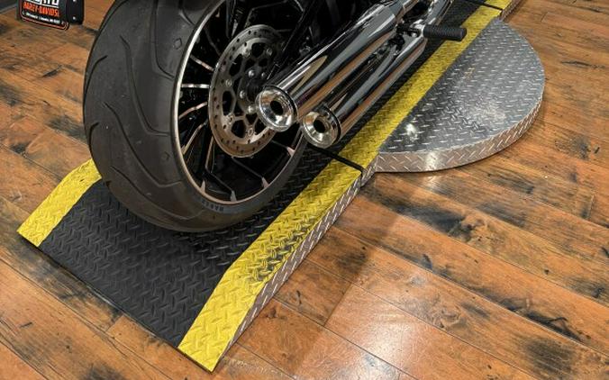 2024 Harley-Davidson® Breakout™ 117 WHITE ONYX PRL CO