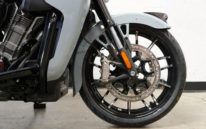 2025 Indian Roadmaster Powerplus Dark Horse 112 W/Powerband