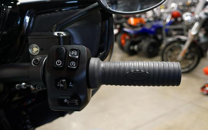 2025 Indian Motorcycle® Roadmaster® PowerPlus Dark Horse® 112 w/PowerBand Storm Gray