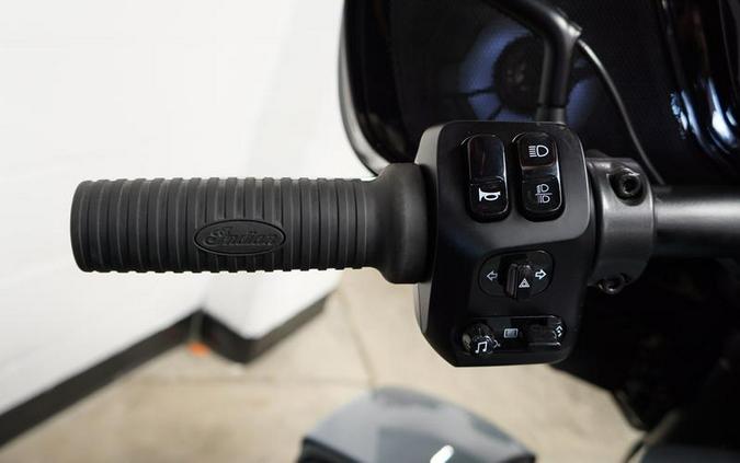 2025 Indian Motorcycle® Roadmaster® PowerPlus Dark Horse® 112 w/PowerBand Storm Gray