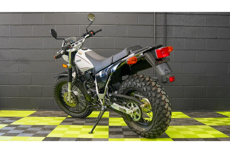 2027 TW200 - Yamaha