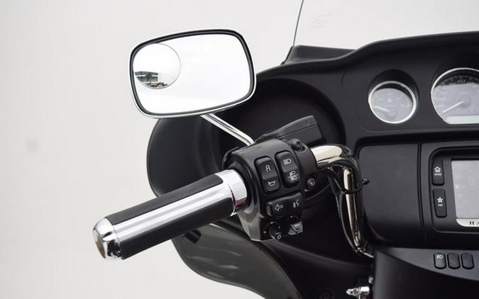 2017 Harley-Davidson FLHTCUTG - Tri Glide Ultra
