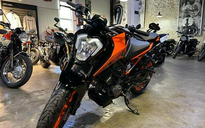 2022 KTM 200 Duke