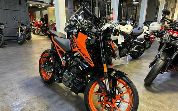 2022 KTM 200 Duke