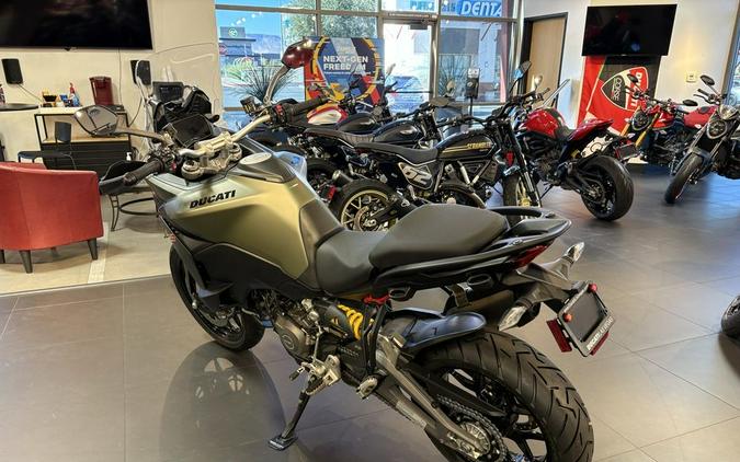 2025 Ducati Multistrada V2 S Storm Green