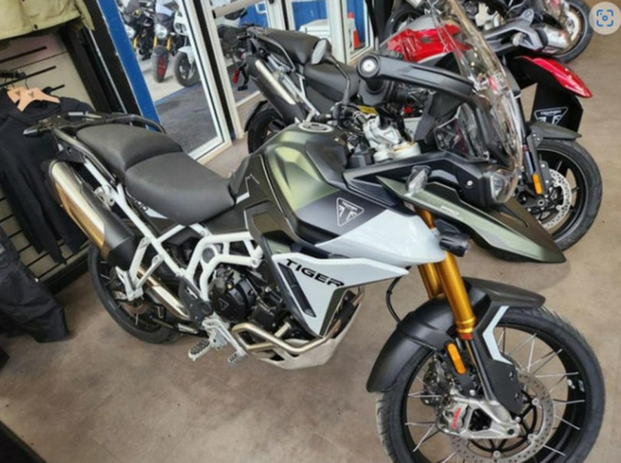 2025 Triumph Tiger 900 Rally Pro Matte Khaki Green / Matte Phan