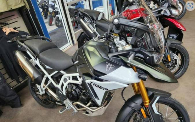 2025 Triumph Tiger 900 Rally Pro Matte Khaki Green / Matte Phan
