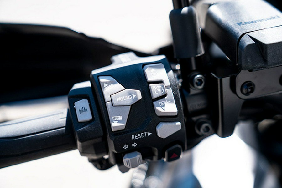 2025 Kawasaki Versys 1100 SE LT ABS