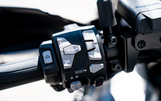 2025 Kawasaki Versys 1100 SE LT ABS