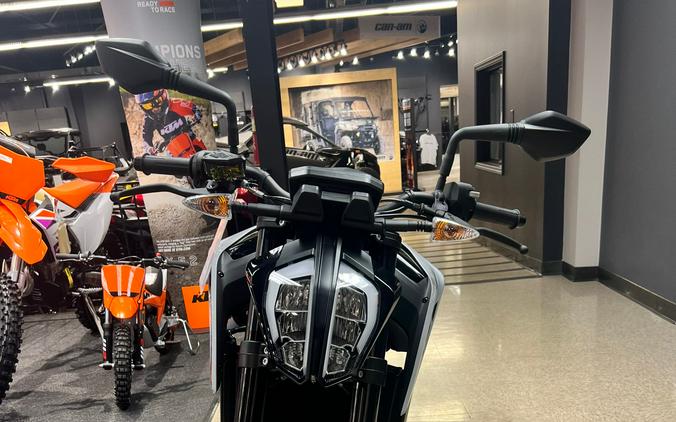 2024 KTM 790 Duke