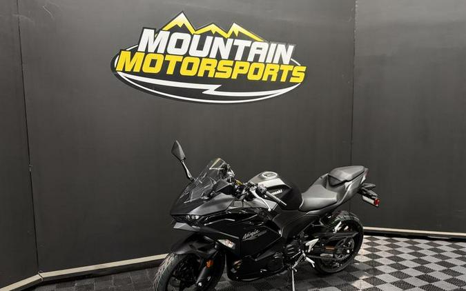 2026 Kawasaki Ninja® 500 ABS Metallic Flat Spark Black