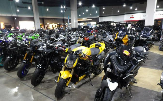 2023 Kawasaki Z900 SE