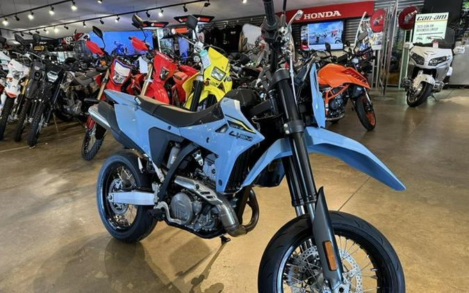 2025 Suzuki DR-Z 4SM